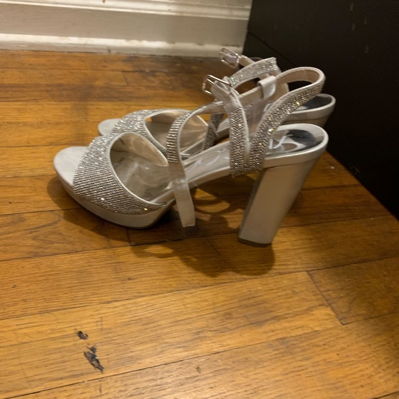 Holiday Heels SUGAR Priscilla NWB holiday Christmas wedding sexy  heels silver - Picture 8 of 9